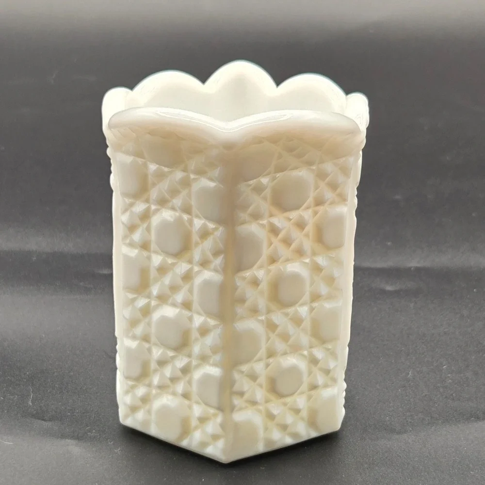 VINTAGE  Rotec Milk Glass‎ Creamer MINT CONDITION
